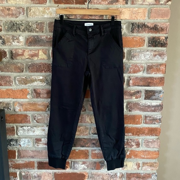 Evereve Black Julia Utility Jogger Pants - Picture 3 of 11